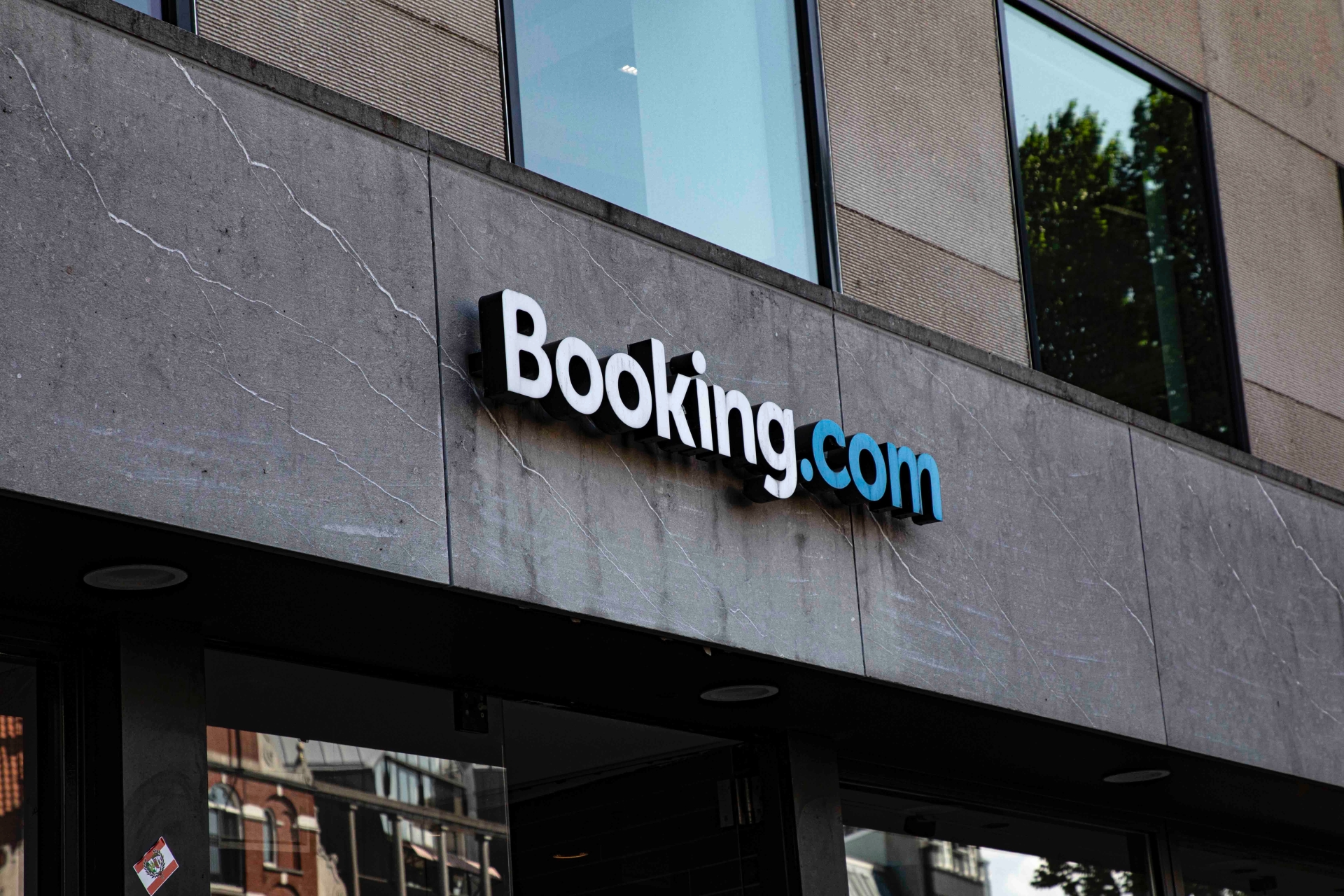 ALERT: Booking.com alerts Irish customers to possible 'data breach' on ...