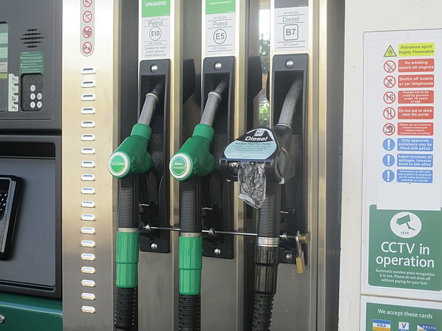 Fuel deliveries due 'today or tomorrow' with hundreds of stations still out of fuel