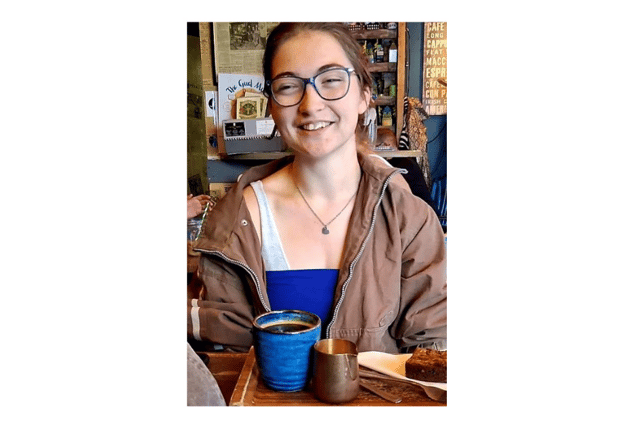 Katie Byrne (19)