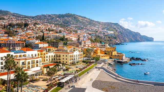 Shannon Airport gets new direct flight to sunny holiday hotspot
