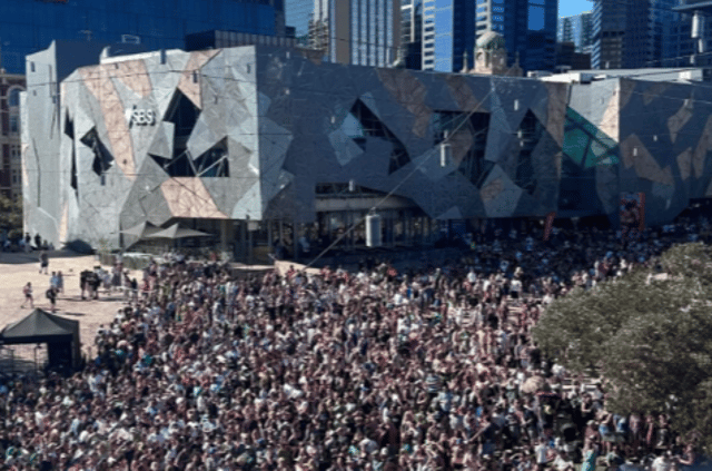 Crowd at the show, Photo Credit: Kneecap Instragram