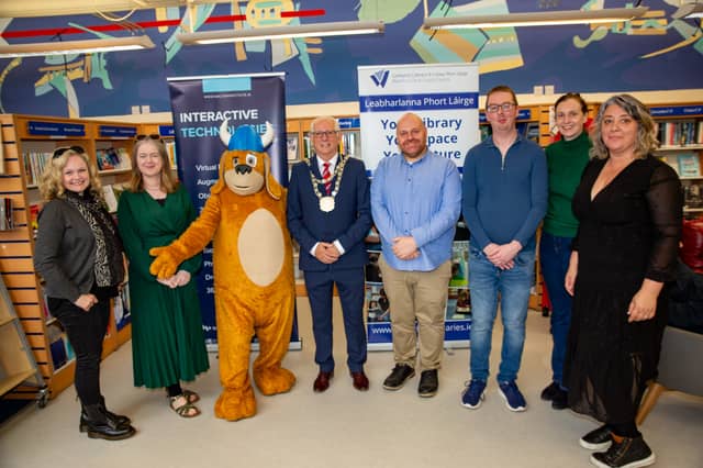 The launch of RagnallAR, by Metropolitan Mayor Cllr Joe Kelly, took place at Ardkeen Library and formed part of the celebrations for National Public Libraries Open Day