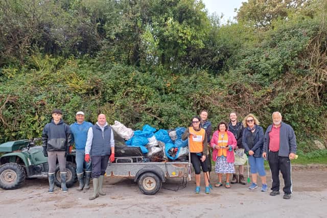 Clean Coasts joined forces with Kia Ireland who supported the initiative this year by providing clean-ups kits and supplies to our volunteers throughout the country.