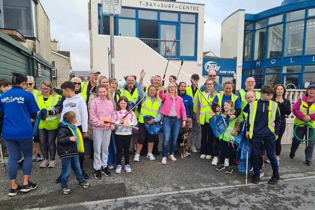 Among them, nearly 50 volunteers from Tramore Tidy Towns and Tramore Eco Group conducted a large-scale Big Beach Clean on Tramore beach, including the promenade and carpark areas, collecting approximately 300kg of litter and waste on Sunday 22nd.