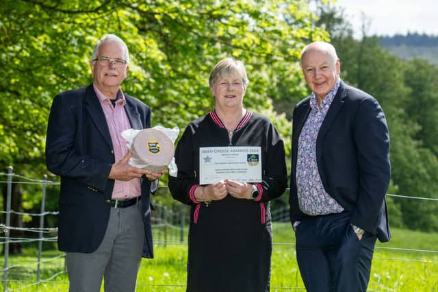 Waterford Cheesemakers, Eamonn and Patricia Lonergan (left and centre), of Knockanore Farmhouse Cheese, pictured with their Silver award in the ‘Smoked Cheese’ category at the 2024 Irish Cheese Awards