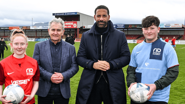 Rio Ferdinand and Paddy Harte (IFI), with Phoebe Wallace from Enniscorthy and Torry Sloan from Omagh, Photo: Sportsfile