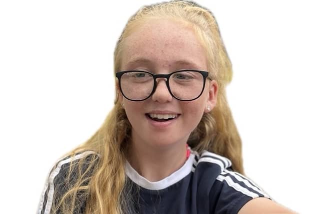 Chloe is described as being approximately 5ft 2" in height, with a slim build, long blonde hair and blue eyes