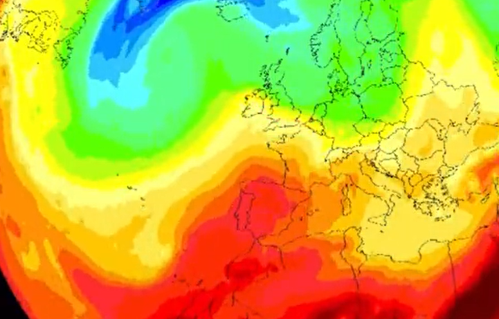 Ireland weather latest: 'Hot plume' heading directly for Ireland but there's a catch
