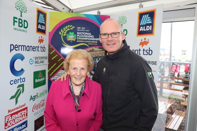 Speaking following the conclusion of day 1, Anna May McHugh, NPA Managing Director (pictured below with Minister Simon Coveney), said it was a difficult day for the team behind the event. “With the wet weather it was a challenging day for organisers but I would like to take this opportunity to thank patrons for their patience and support it was much appreciated.  With much better weather due for tomorrow we eagerly anticipate all of that Day 2 has to offer.”