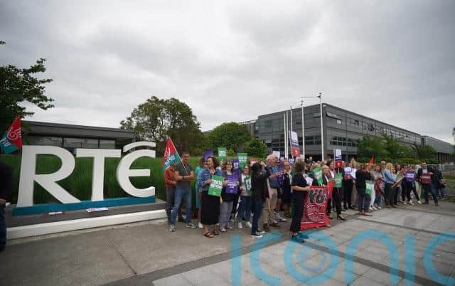 Mr Varadkar said he did not think it had yet reached the point where the Garda needed to be involved, but he did raise concerns over whether payments made by the national broadcaster were compliant with company law.