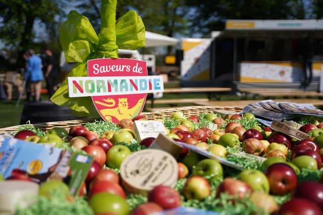 The Normandy food trucks will arrive en masse to serve up tasty sweet and savoury dishes with tastings on offer at each event. Chez l’Couz marries the finest Normandy beef with creamy camembert and Neufchâtel cheese served up in a soft bun. Grignot’Malin will be serving up traditional French crêpes filled with cheese and more. And who can resist dessert, especially when it’s Caravanille preparing delicious fresh brioches topped with Normandy delicacies.