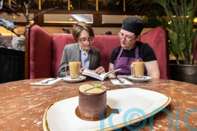 Since the recipe was lost, numerous attempts have been made to recreate its taste from memory, but none succeeded until food detective Hazel Carmichael, granddaughter of Bewley’s owner Victor Bewley, traced Carolina Malagon on the internet.