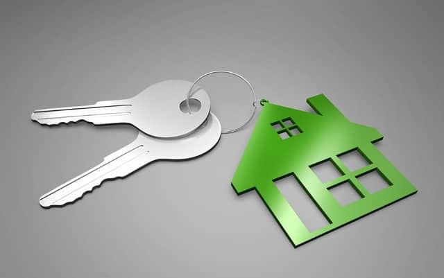 'There is a huge housing crisis and I'm caught in the middle of it' - Stark reality for young families in Ireland