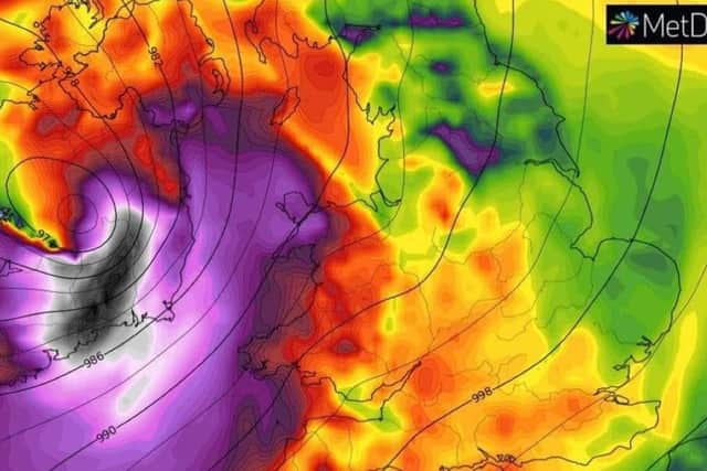  Cathal Nolan of Irish Weather Channel said: "Violent winds are expected to make landfall on the south coast around midnight tonight before transferring countrywide for a time before easing during tomorrow morning.