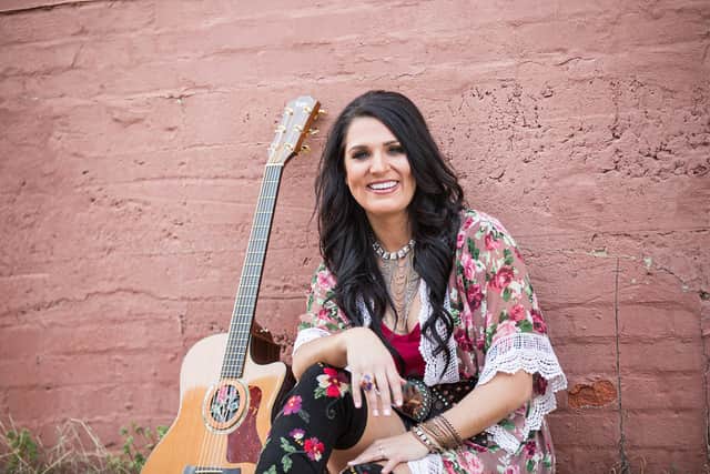 Another new act to appear at this year’s festival is Missourian Liz Moriondo. Embarking on her first ever Irish tour, she is a talented singer-songwriter who is well known for her dynamic voice.