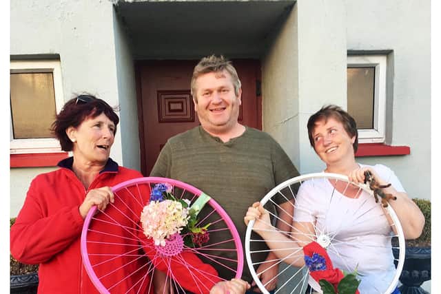 Then it was the turn of the Carbally Community Development Project, who set off on the Family Picnic Cycle from the community centre to Dunmore East. It was a very eye catching procession with some of the bicycles decorated with colourful bouquets. They then took the cliff walk over to Portally Cove, where everyone enjoyed a picnic. 