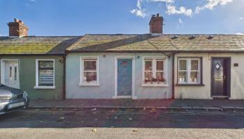 PICTURES: 'Pretty, upgraded' cottage hits Waterford market for just over €150,000