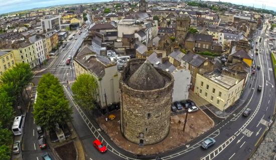 Popular TV show 'Friends' escape room pops up in Waterford among many new attractions