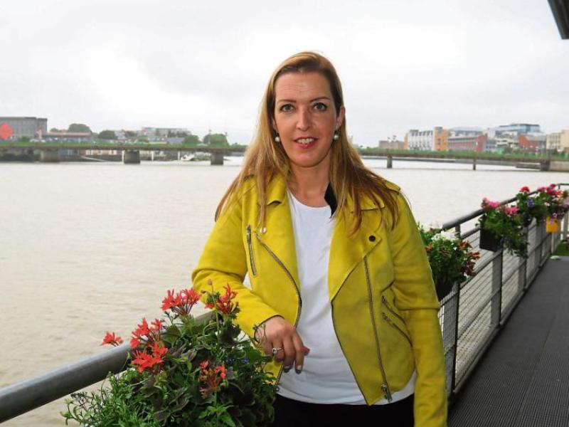 Vicky Phelan praises Waterford students for 'Inspirational Cervical Smear Campaign Activist' card