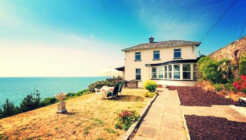 PROPERTY IN FOCUS: Jaw-dropping seaside house for sale in Waterford 