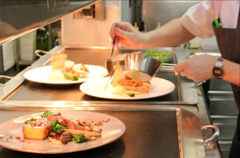 EXPLAINER: What are the new Covid-19 rules for pubs, restaurants and cafés?