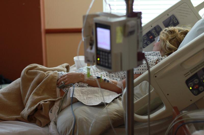 Two Irish people test positive for coronavirus 