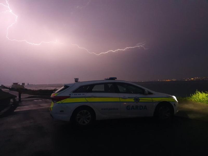 Gardaí on patrol capture stunning photograph of thunderstorm 