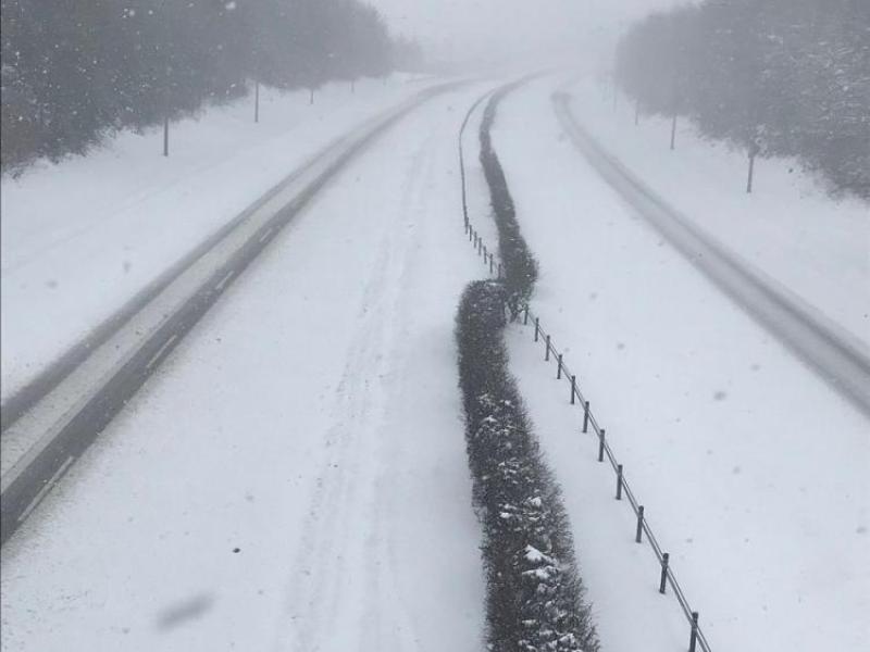 10 Safety tips for driving in snow and ice ahead of Ireland's big freeze