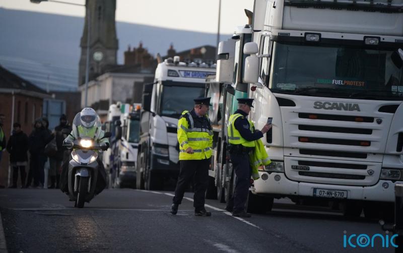 'Complete lockdown' threatened in Dublin as haulier protests take place 