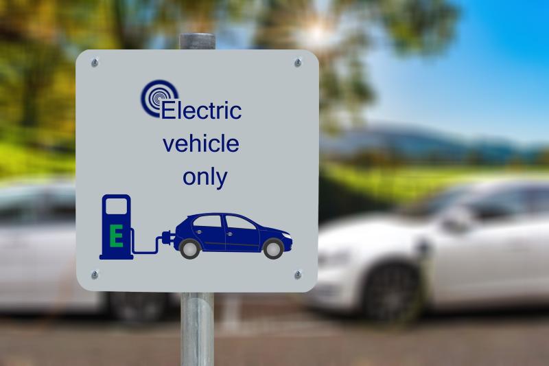Grant for electric vehicles to be cut this summer 