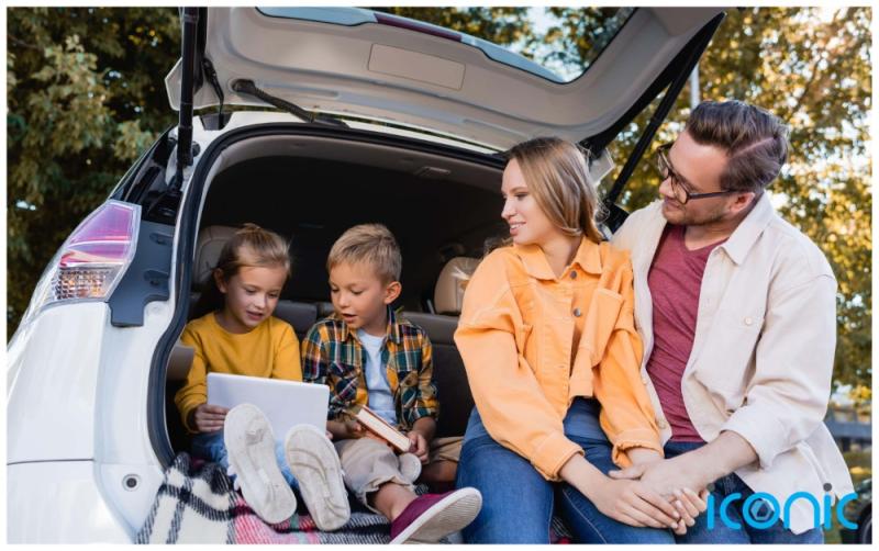 10 tips and tricks to keep the kids entertained on long journeys this Christmas