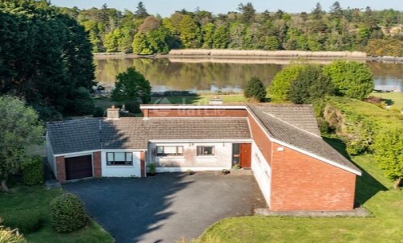 PICTURES: Peak inside this stunning bungalow perched along the River Suir in Waterford