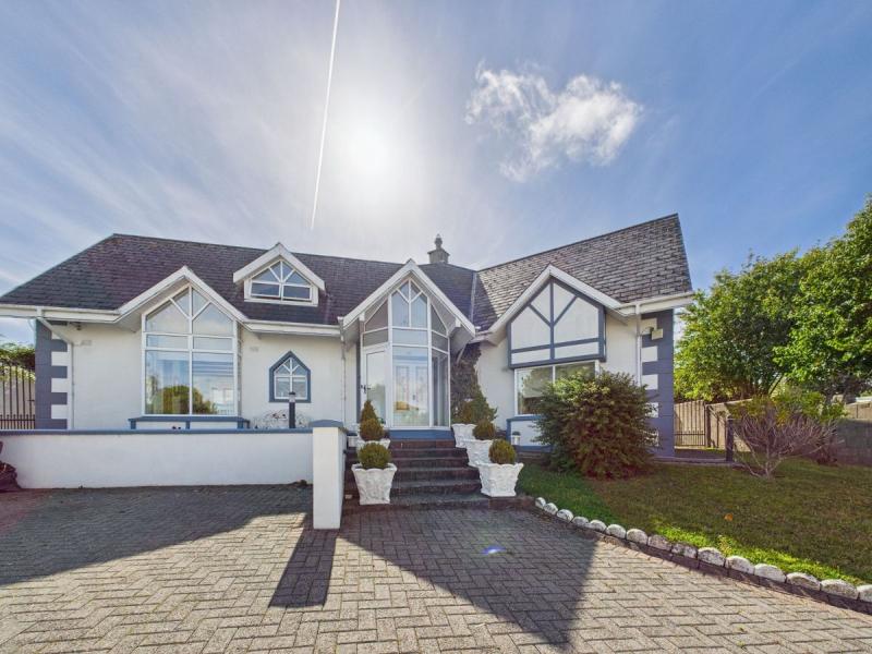 PICTURES: Peek inside this gorgeous home in Waterford that just went up for sale