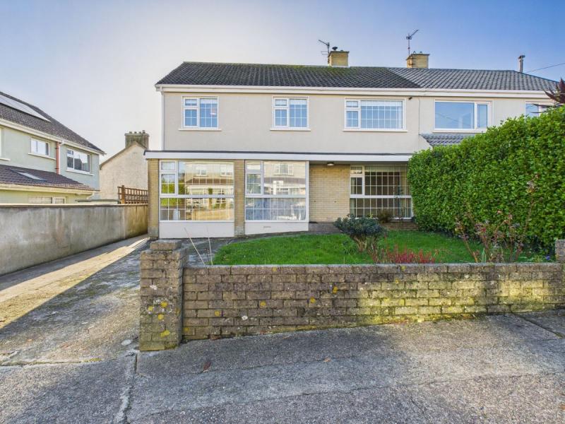 PICTURES: Gorgeous home in 'prime location' in Waterford selling for &euro;365,000