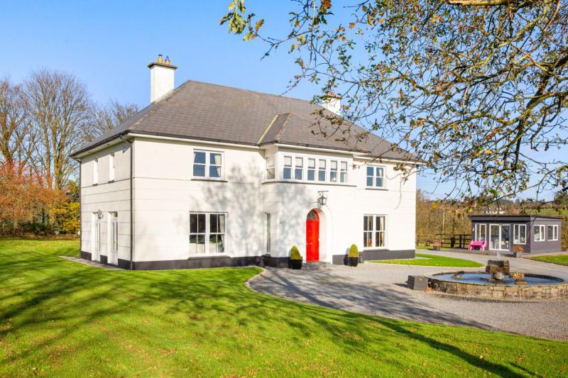 PICTURES: Stunning mansion with art gallery and horse stables in Waterford for &euro;1.75M