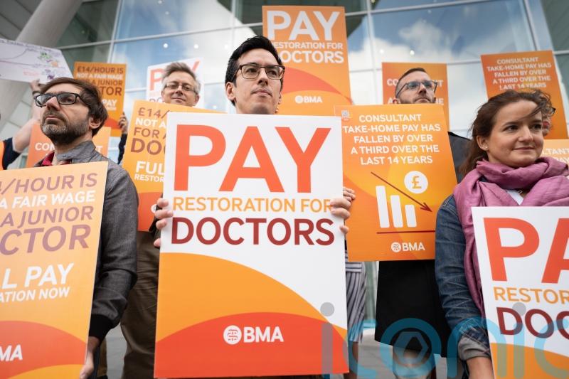 Irish and UK unions warn strikes law could ‘sour’ relations with EU