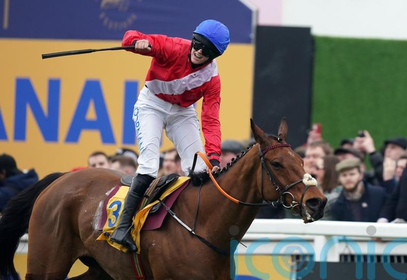 Waterford trainer Henry de Bromhead delivers racing updates on Envoi Allen and Minella Indo